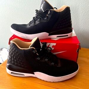 Nike Air Jordan Academy (844515-012) Basketball Shoes Men's Size 9.5 no box